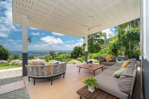 Terrace/patio - Villa Olympus Ocean Vista Kata Beach - stunning 4 bedrooms villa with Sea View (Tambon Karon)