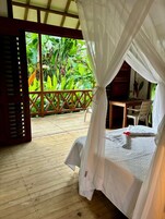 Decoración personalizada, muebles diferentes y wifi gratis 