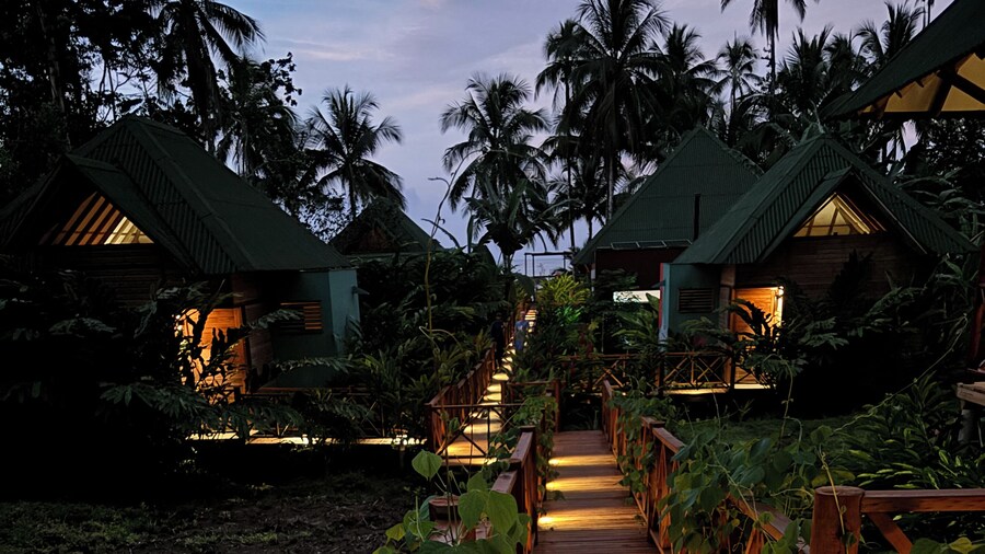JENENÉ LODGE