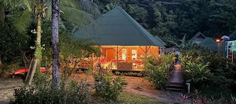 JENENÉ LODGE