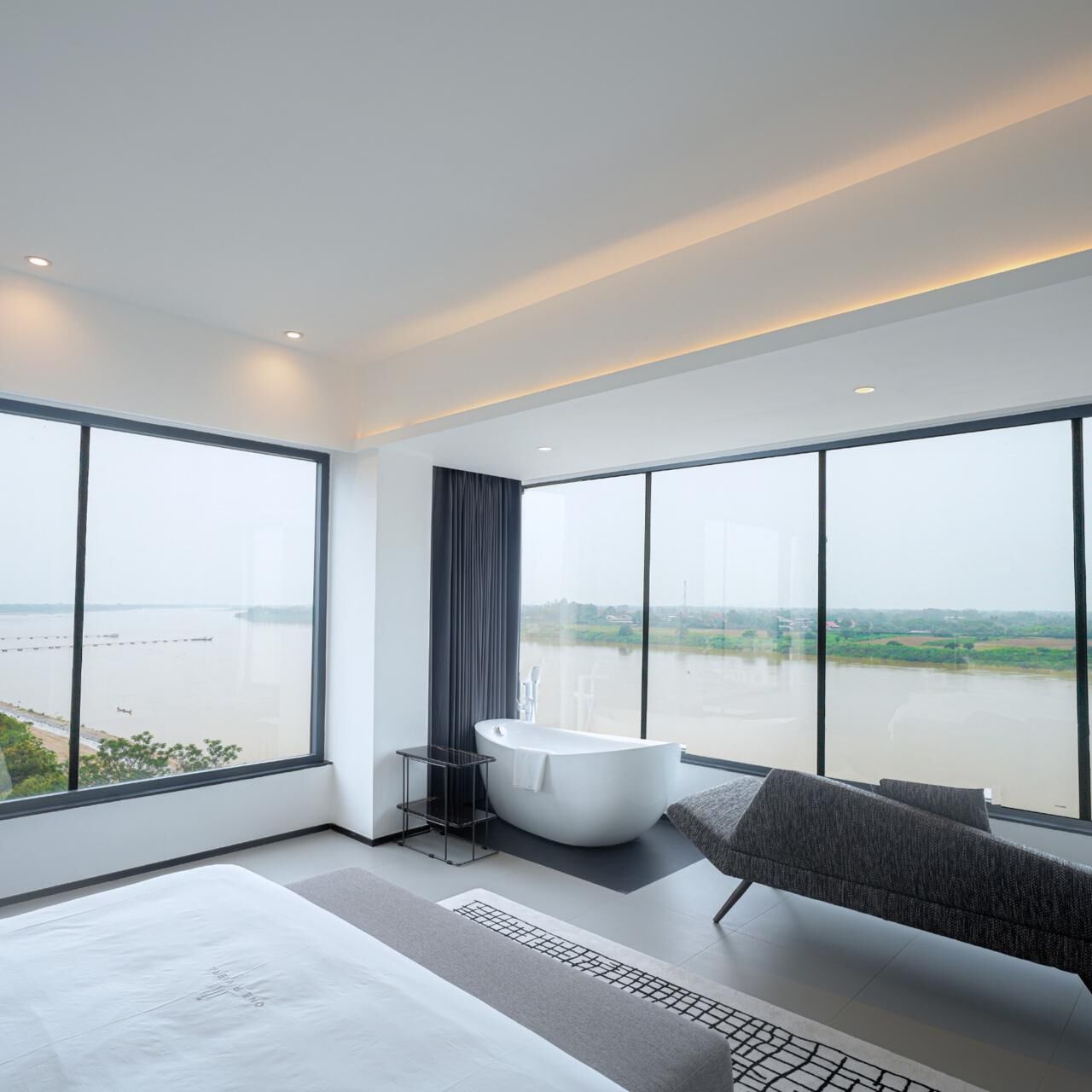 家庭雙人房單人入住, 河景 | 迷你吧、房內夾萬、書桌、遮光窗簾/窗簾