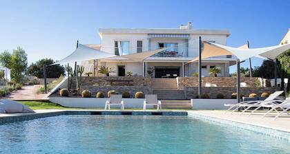 Villa 5 Ch/4SdB, Vue Panoramique Mer, Piscine Chauffée, Jacuzzi, 7 mins Plage