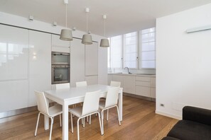 Apartment, Balcony | Private kitchen