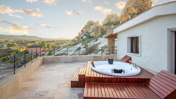 Deluxe Suite, Mountain View | Teres/patio