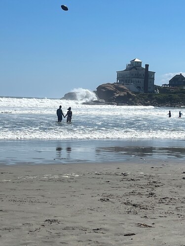 Plum Cove Beach Paradise. Overlook Plum Cove from your kitchen n only steps away