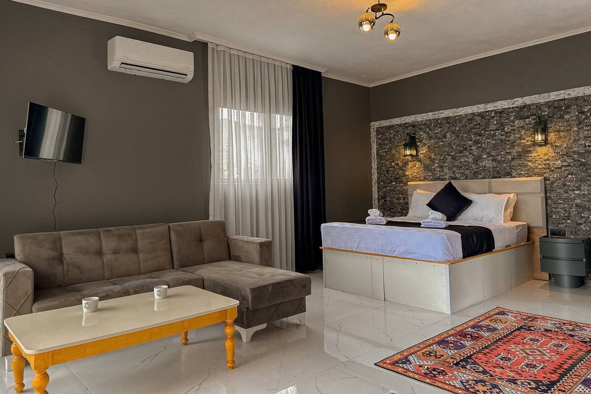 Premium Room, Sea View | Laptop workspace, iron/ironing board (on request), bed sheets
