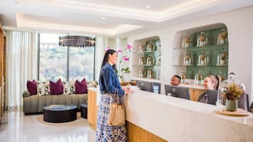 Sauna, steam room, Turkish bath, body treatments, aromatherapy