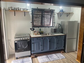 Microwave, oven, stovetop - Cozy 1-bedroom apartment with WiFi, AC in awesome Villa/Glenn (Calliaqua)