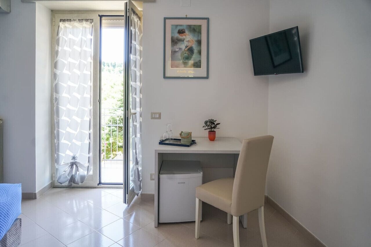 1 slaapkamer, een bureau, wifi, beddengoed