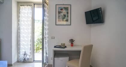 Nonna Carmela Holiday House - Matrimoniale con Balcone Privato