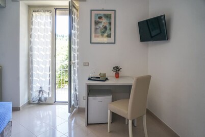 Nonna Carmela Holiday House - Matrimoniale con Balcone Privato