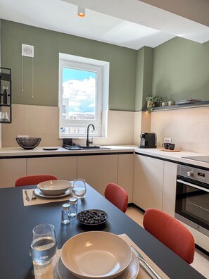 Oven, stovetop, dishwasher