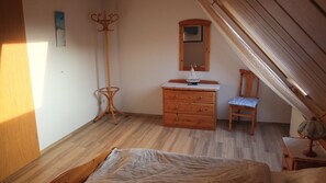 3 bedrooms, iron/ironing board, WiFi
