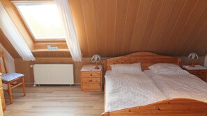 3 bedrooms, iron/ironing board, WiFi