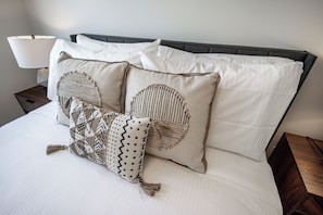 4 chambres, bureau, Wi-Fi gratuit, draps fournis