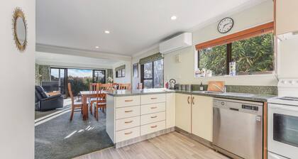Moetapu Magic - Marlborough Sounds Holiday Home