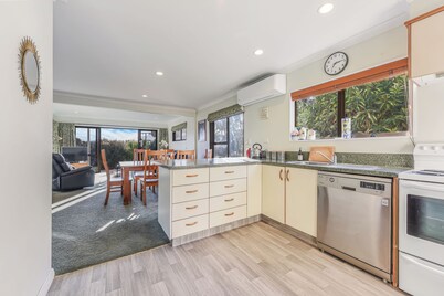 Moetapu Magic - Marlborough Sounds Holiday Home