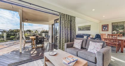 Moetapu Magic - Marlborough Sounds Holiday Home