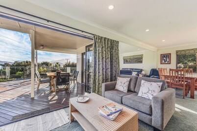 Moetapu Magic - Marlborough Sounds Holiday Home