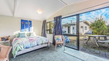 5 bedrooms, iron/ironing board, WiFi