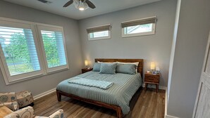 2 bedrooms, desk, iron/ironing board, free WiFi - Hilltop Haven Retreat in Texas Hill Country.  Kid/Pet friendly.  Pool & Firepit (The Hills)