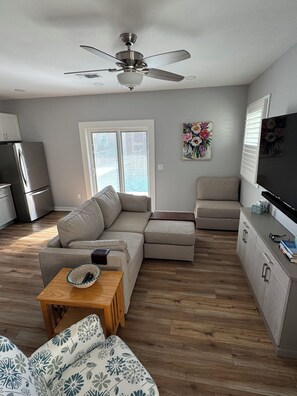 Smart TV, fireplace, computer monitors, printers