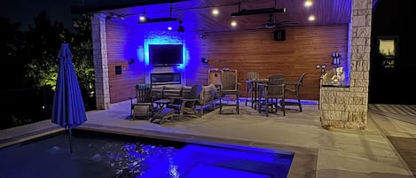 Outdoor pool, a heated pool