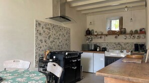 Fridge, microwave, oven, stovetop - La P'tite Ferme (Le Rozel)