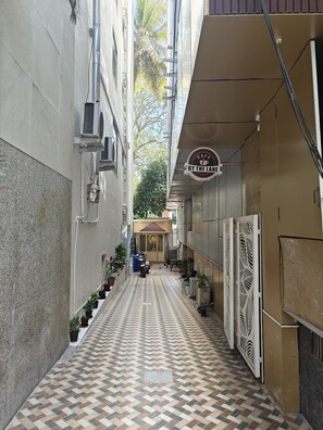 Café - THE ON TIME HOTEL Bangalore (Bengaluru)