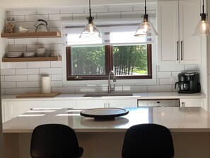 Private kitchen - In the center of Tremblant's Old Village, opposite the covered park. (Mont-Tremblant)