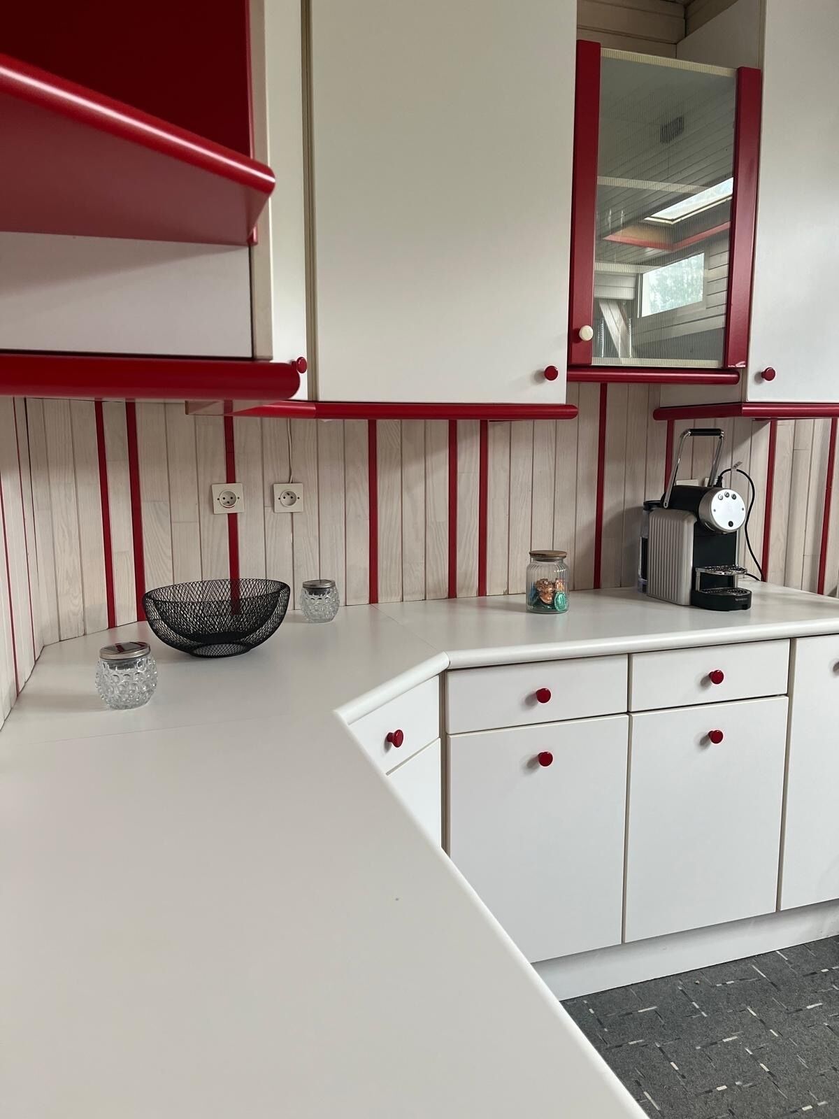 Micro-ondes, four, plaque de cuisson, lave-vaisselle