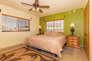 2 bedrooms, desk, iron/ironing board, free WiFi