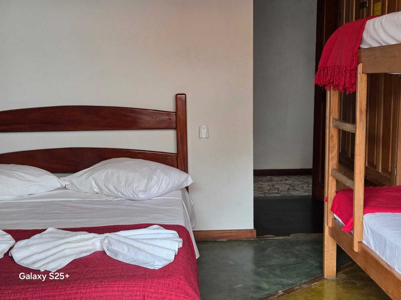 Chambre Quadruple | Wi-Fi gratuit, draps fournis