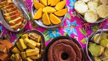 Free daily buffet breakfast