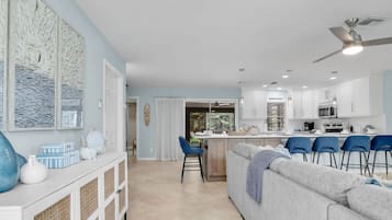 Una Smart TV, una biblioteca de música, una videoteca