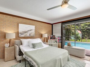 3 bedrooms, desk, iron/ironing board, travel crib