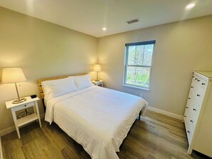 3 bedrooms, iron/ironing board, WiFi, bed sheets - Bar Harbor Maine Getaway Premium Condo (Bar Harbor)