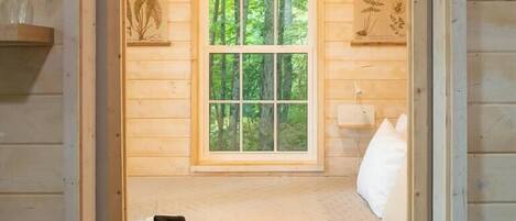 1 間睡房、書桌、熨斗/熨衫板、Wi-Fi