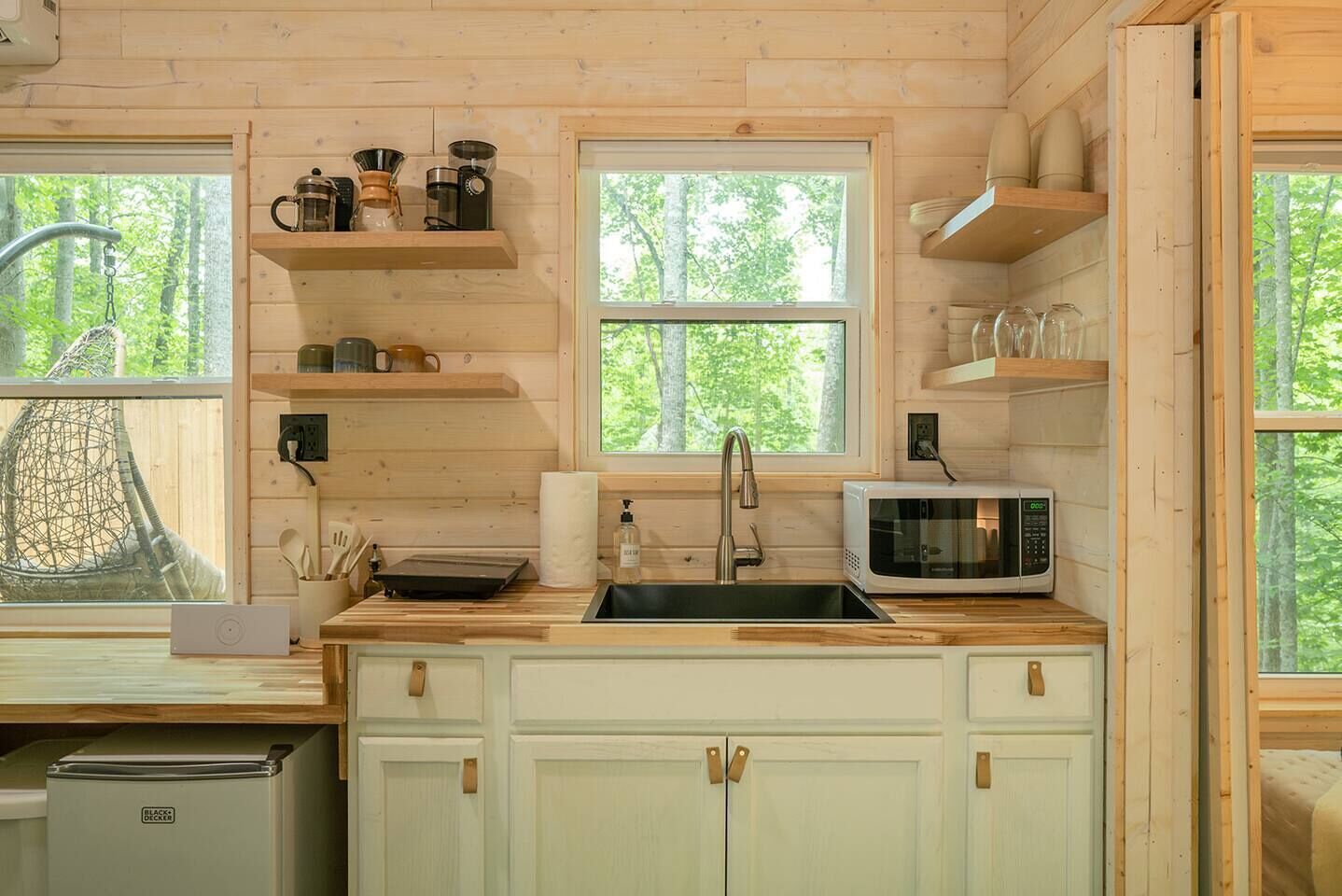 Fridge, microwave, stovetop, coffee/tea maker