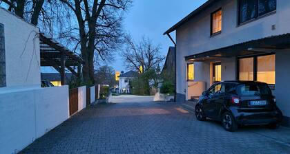 80 m² apartment, own entrance, terrace and garden, close to shopping facilities