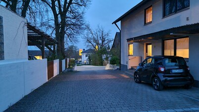 80 m² apartment, own entrance, terrace and garden, close to shopping facilities