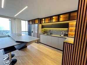Fridge, microwave, oven, stovetop