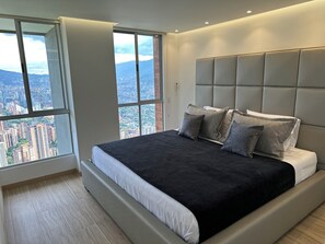 3 bedrooms, in-room safe, desk, iron/ironing board
