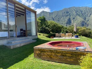 Outdoor dining - Fengari Camp Casa Ubicada en el Cráter del Volcán Pululahua (Quito)