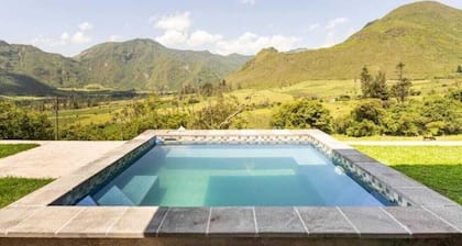FENGARI CAMP
Casa ubicada en el Cráter del Volcán Pululahua