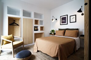 3 bedrooms, desk, iron/ironing board, WiFi