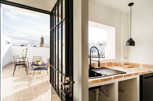 Exclusive "The House of Art" for families and groups of friends