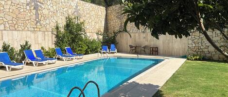 Piscine extérieure