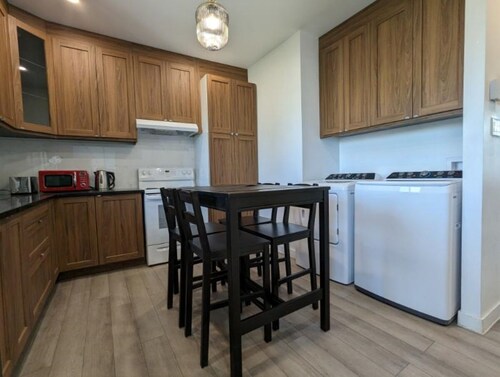 Orchid Lodgement Montreal