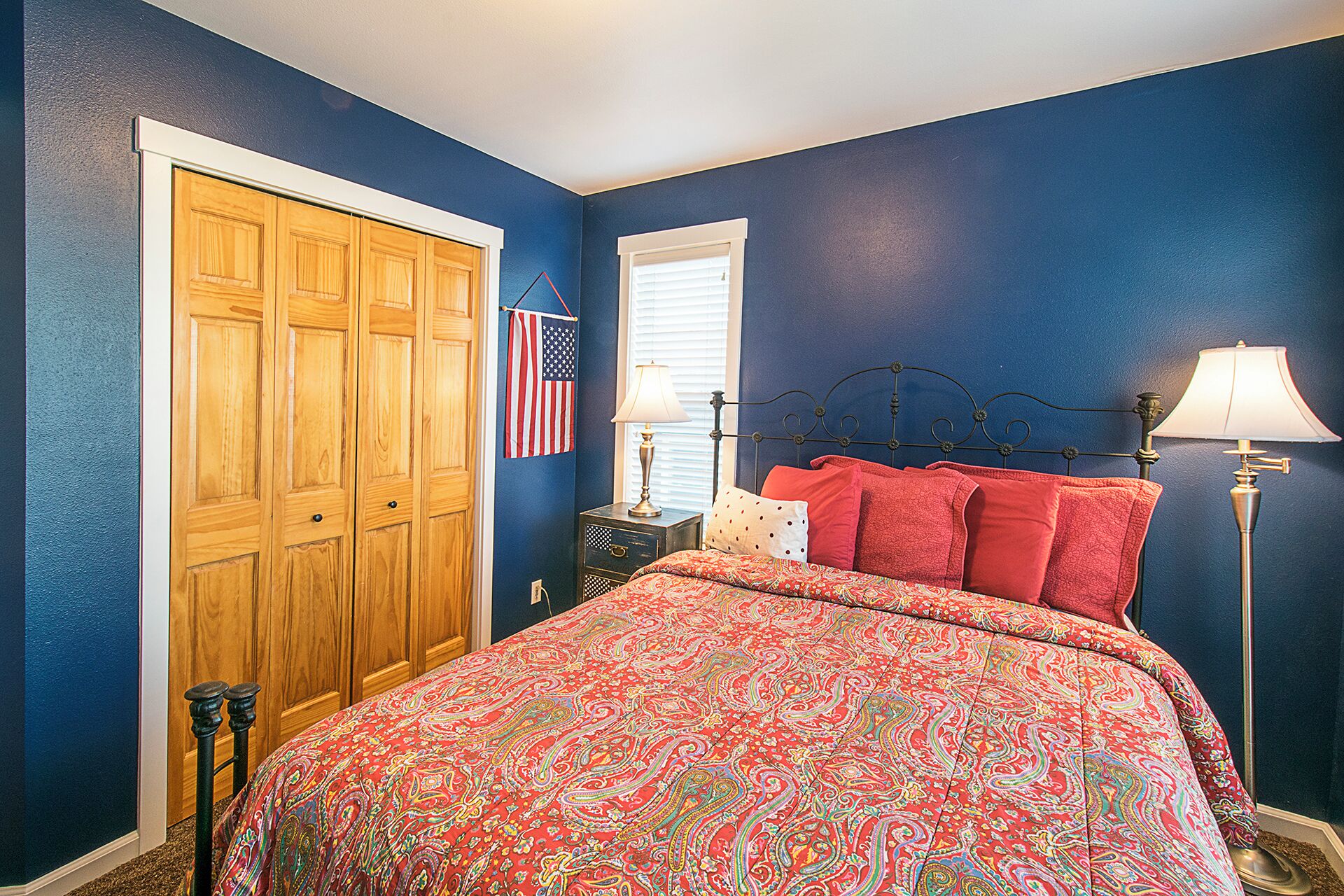 5 bedrooms, iron/ironing board, free WiFi, bed sheets